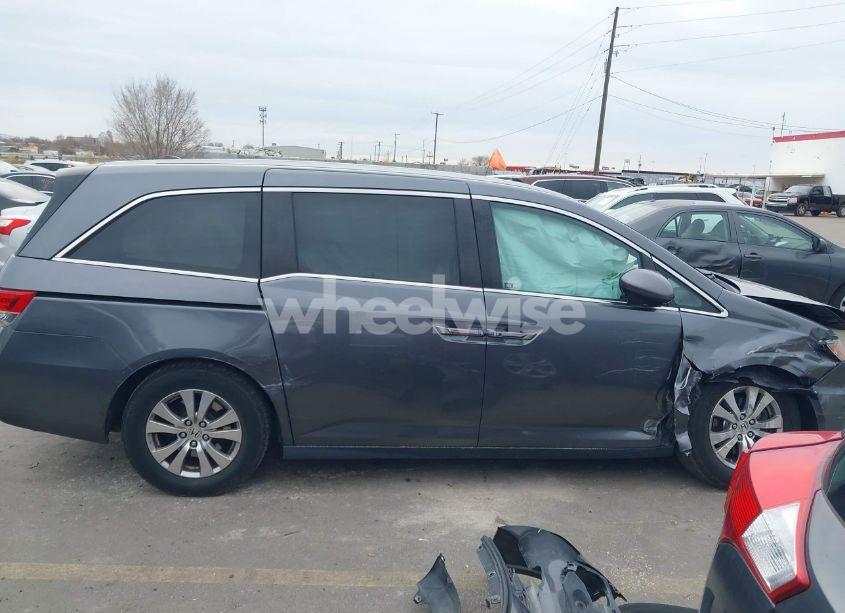 Photo 13 of 2016 Honda Odyssey SE (VIN 5FNRL5H33GB141375)