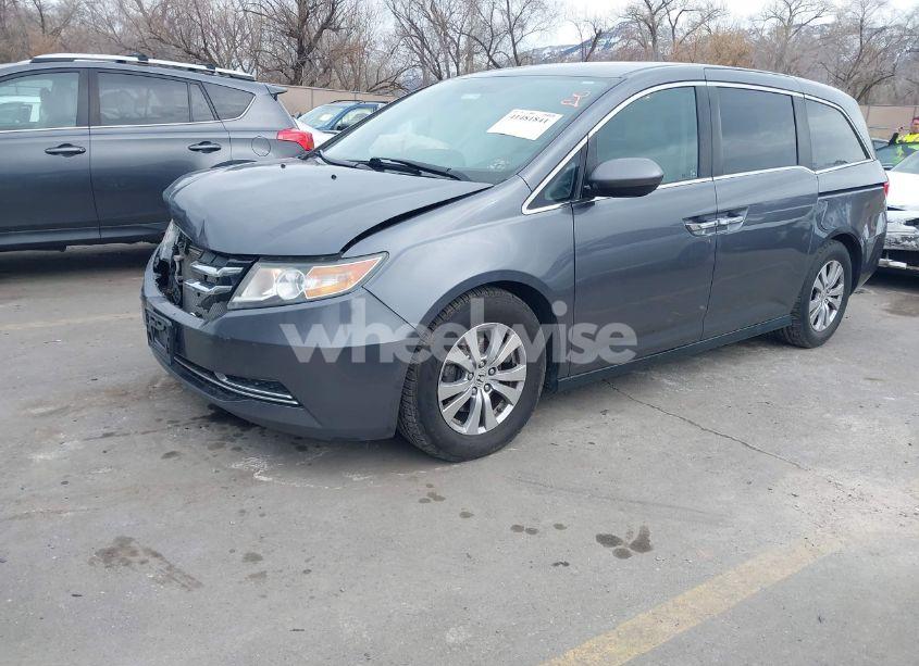Photo 2 of 2016 Honda Odyssey SE (VIN 5FNRL5H33GB141375)