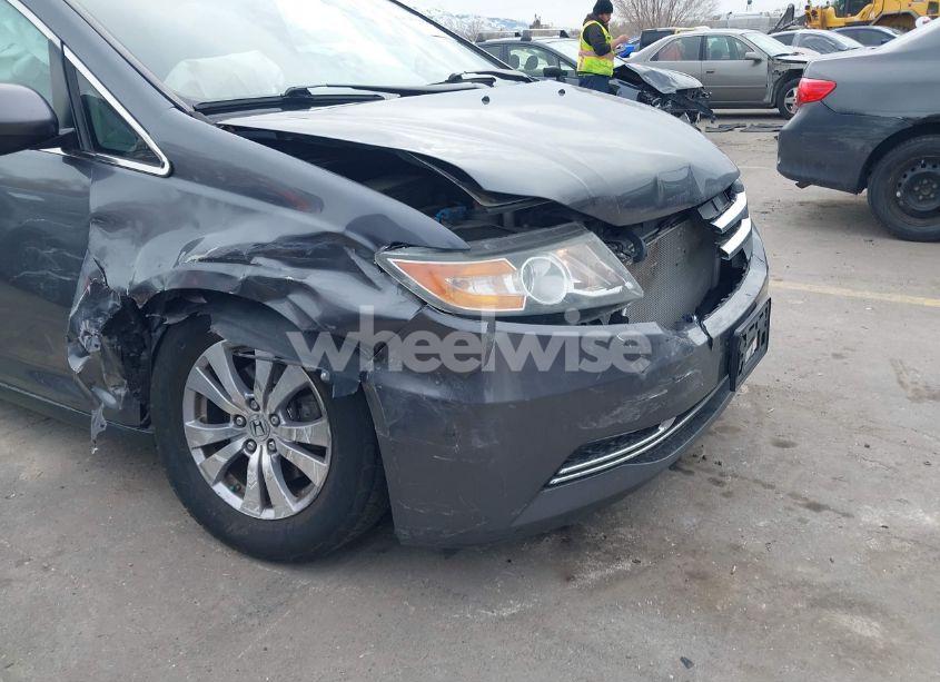 Photo 6 of 2016 Honda Odyssey SE (VIN 5FNRL5H33GB141375)