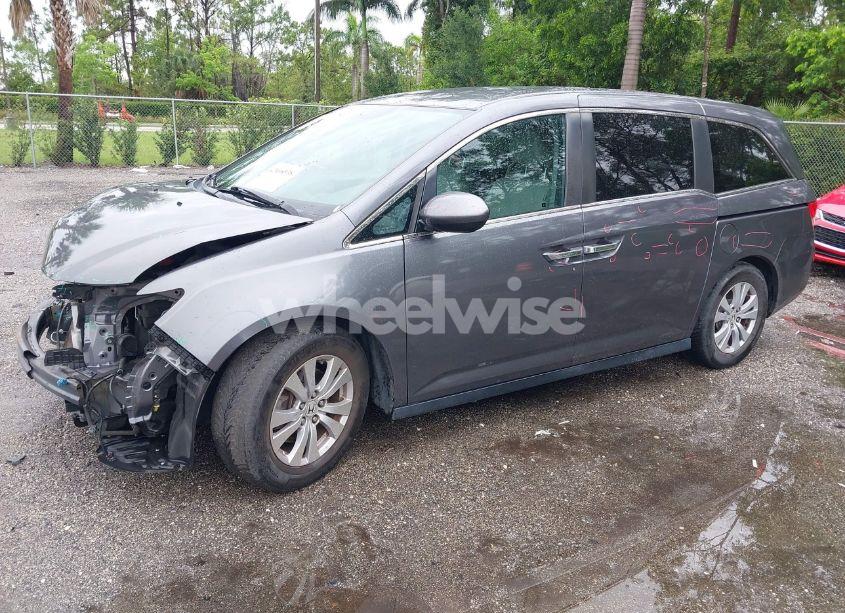 Photo 2 of 2016 Honda Odyssey SE (VIN 5FNRL5H33GB158645)