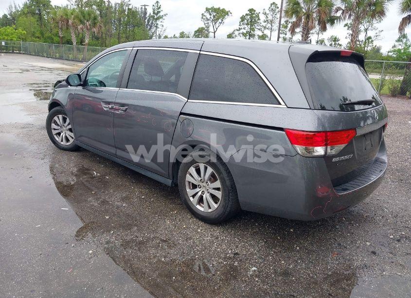 Photo 3 of 2016 Honda Odyssey SE (VIN 5FNRL5H33GB158645)