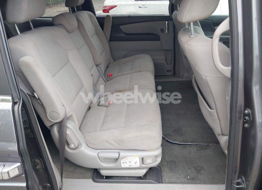 Photo 8 of 2016 Honda Odyssey SE (VIN 5FNRL5H33GB158645)