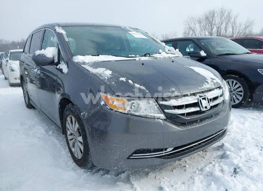 2016 Honda Odyssey SE (VIN 5FNRL5H33GB159780) main photo