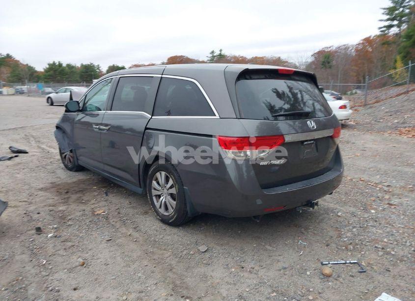 Photo 3 of 2016 Honda Odyssey SE (VIN 5FNRL5H34GB012139)
