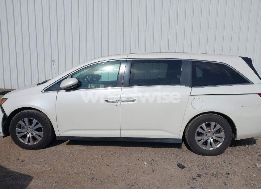 Photo 14 of 2016 Honda Odyssey SE (VIN 5FNRL5H34GB149629)