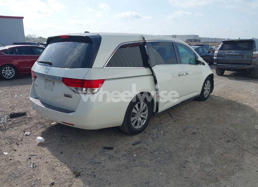 Photo 4 of 2016 Honda Odyssey SE (VIN 5FNRL5H34GB149629)