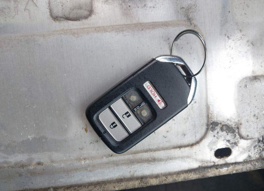 Photo 11 of 2016 Honda Odyssey SE (VIN 5FNRL5H35GB009847)