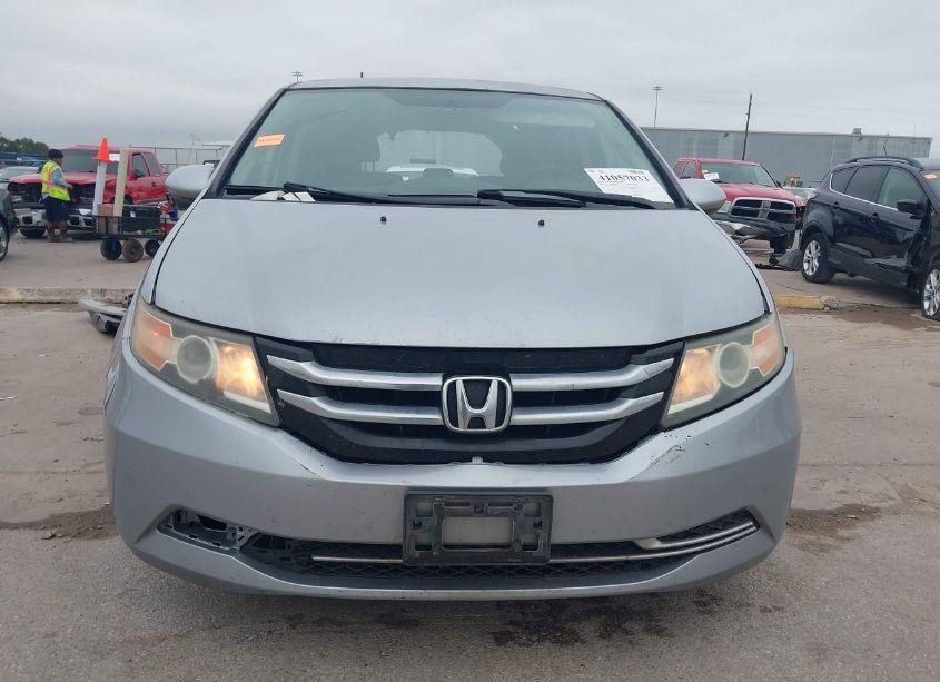 Photo 13 of 2016 Honda Odyssey SE (VIN 5FNRL5H35GB009847)