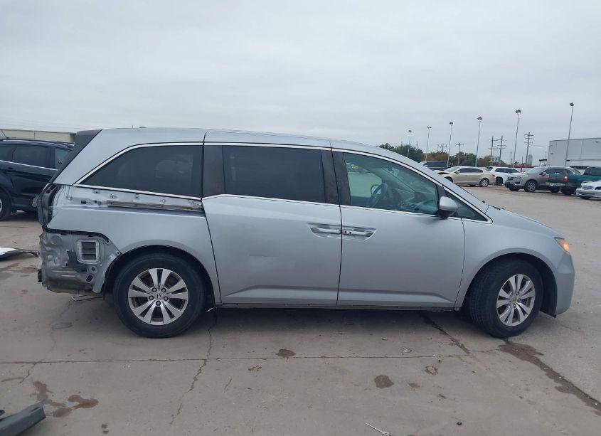 Photo 14 of 2016 Honda Odyssey SE (VIN 5FNRL5H35GB009847)