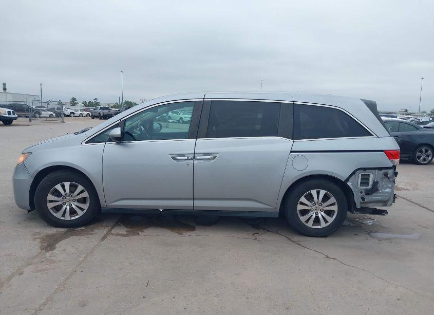 Photo 15 of 2016 Honda Odyssey SE (VIN 5FNRL5H35GB009847)