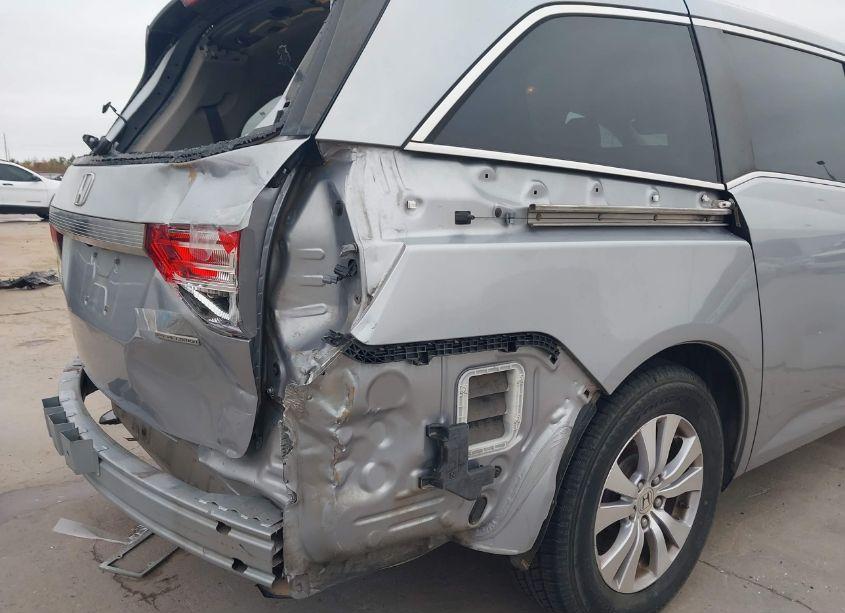 Photo 19 of 2016 Honda Odyssey SE (VIN 5FNRL5H35GB009847)