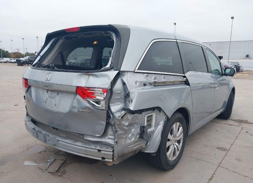 Photo 4 of 2016 Honda Odyssey SE (VIN 5FNRL5H35GB009847)