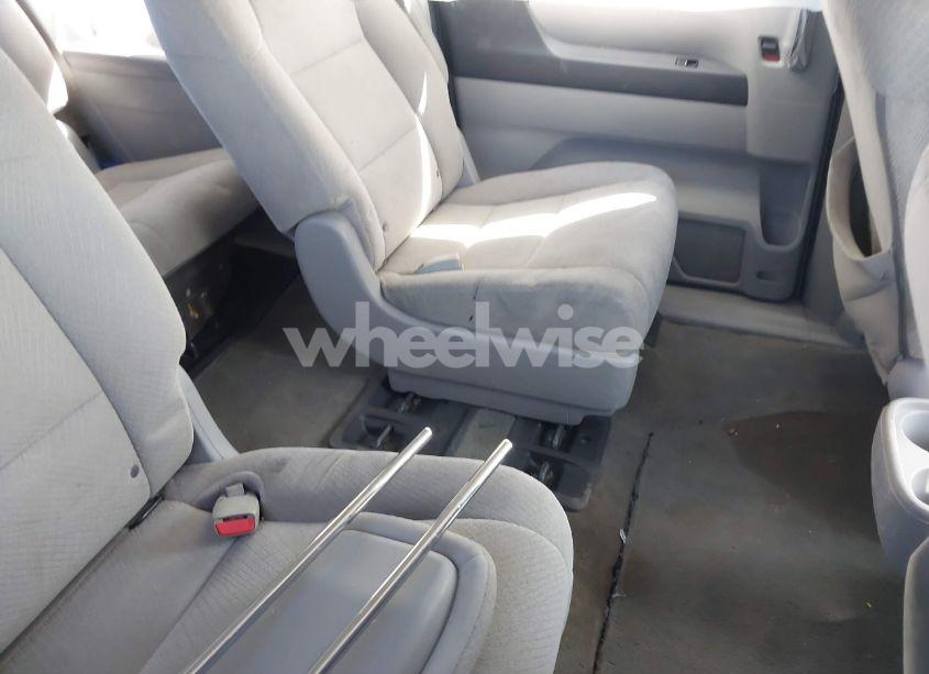 Photo 8 of 2016 Honda Odyssey SE (VIN 5FNRL5H35GB066596)