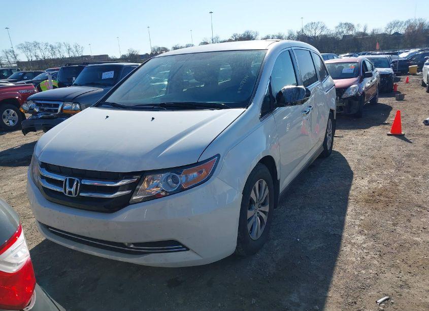 Photo 2 of 2016 Honda Odyssey SE (VIN 5FNRL5H35GB154418)