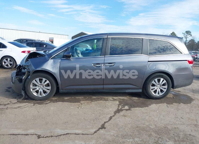 Photo 14 of 2016 Honda Odyssey SE (VIN 5FNRL5H36GB149695)