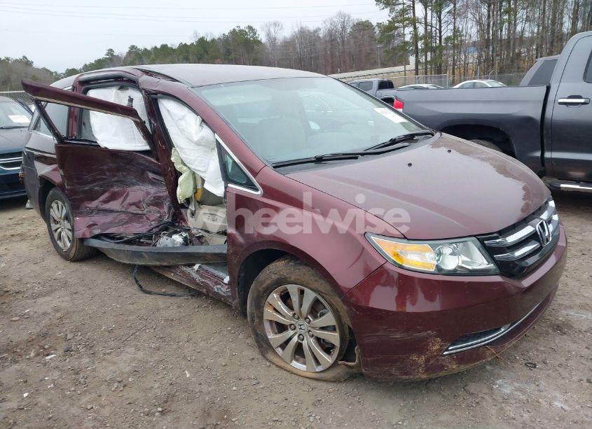 2016 Honda Odyssey SE (VIN 5FNRL5H36GB151298) main photo