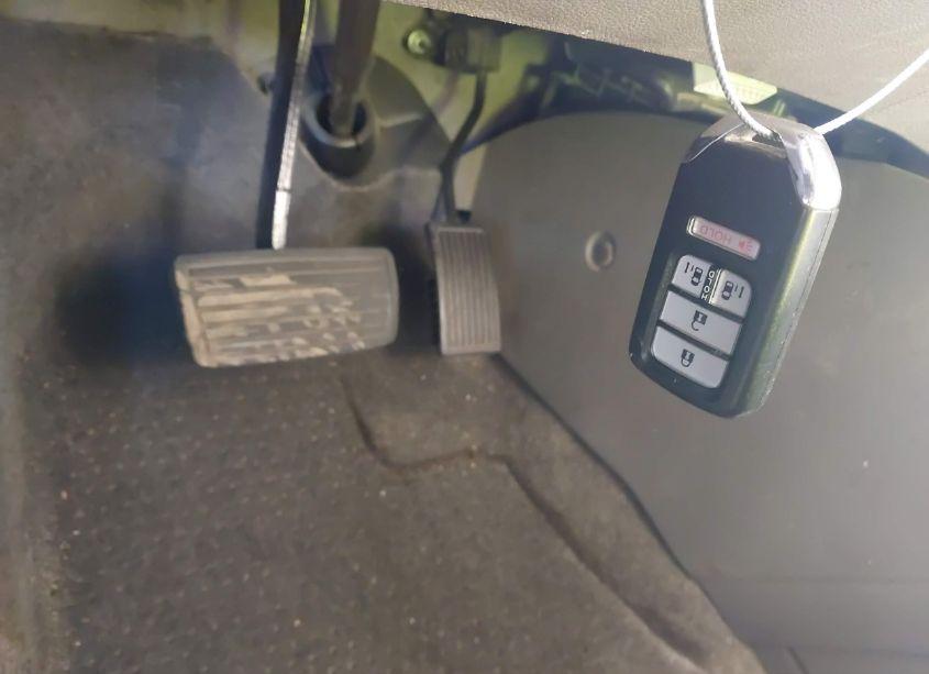 Photo 11 of 2016 Honda Odyssey SE (VIN 5FNRL5H37GB051971)