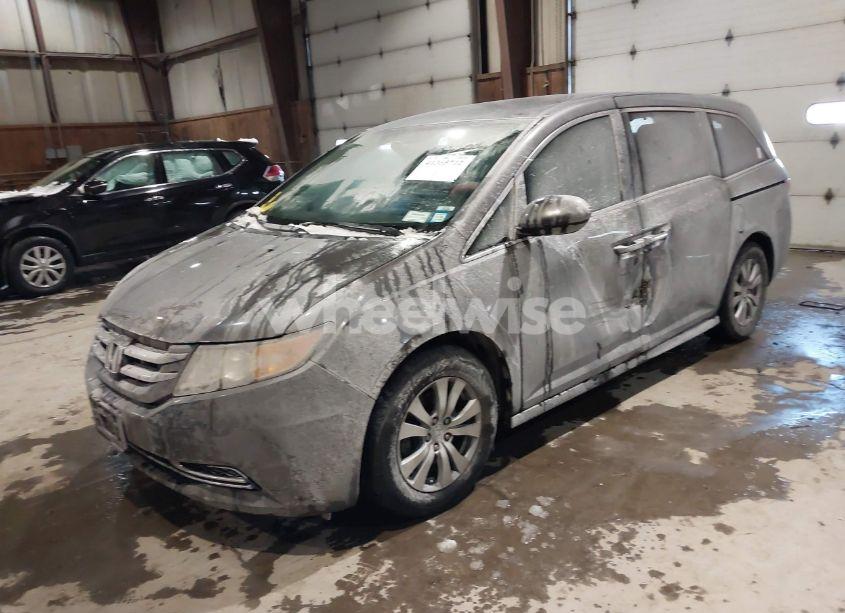 Photo 2 of 2016 Honda Odyssey SE (VIN 5FNRL5H37GB091418)