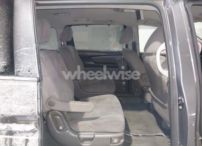 Photo 8 of 2016 Honda Odyssey SE (VIN 5FNRL5H37GB091418)