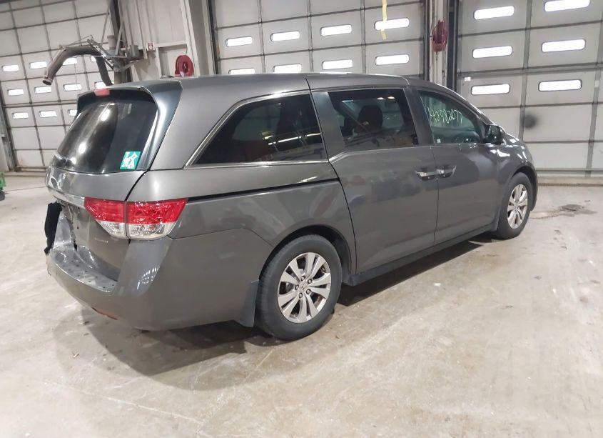 Photo 4 of 2016 Honda Odyssey SE (VIN 5FNRL5H38GB090164)