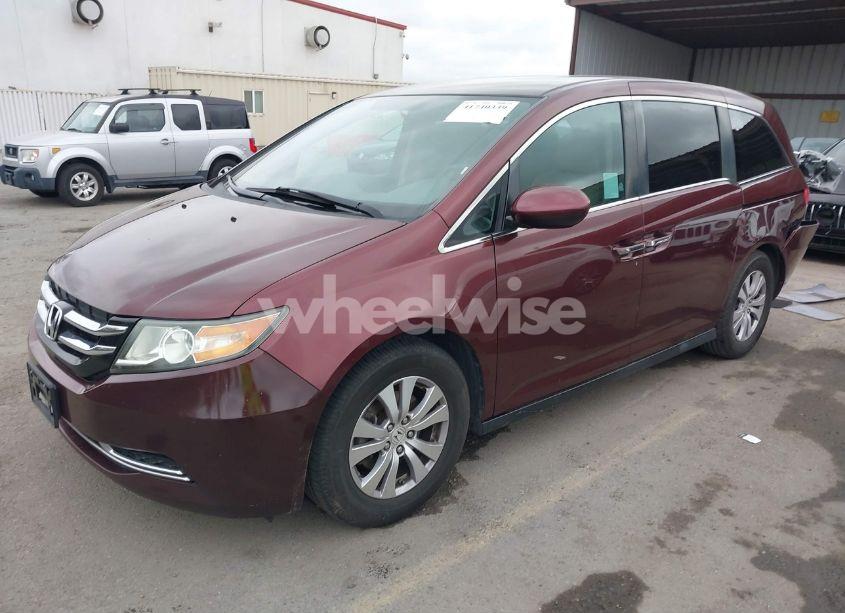 Photo 2 of 2016 Honda Odyssey SE (VIN 5FNRL5H38GB094778)
