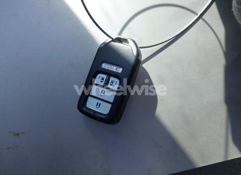 Photo 11 of 2016 Honda Odyssey SE (VIN 5FNRL5H38GB103141)