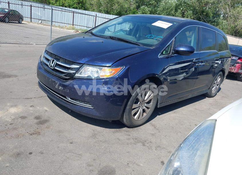 Photo 2 of 2016 Honda Odyssey SE (VIN 5FNRL5H38GB103141)
