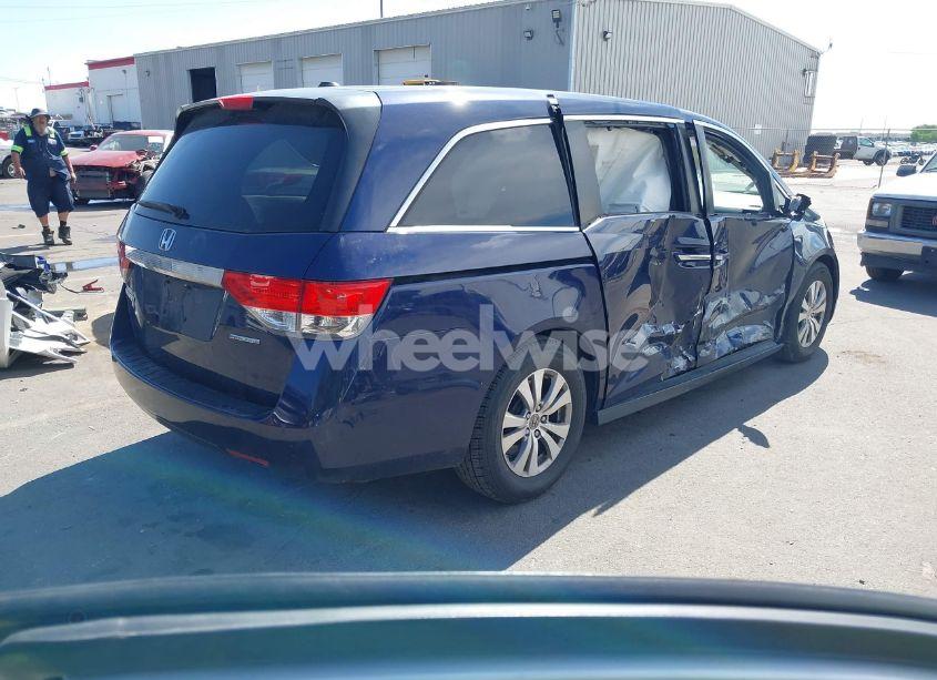 Photo 4 of 2016 Honda Odyssey SE (VIN 5FNRL5H38GB103141)