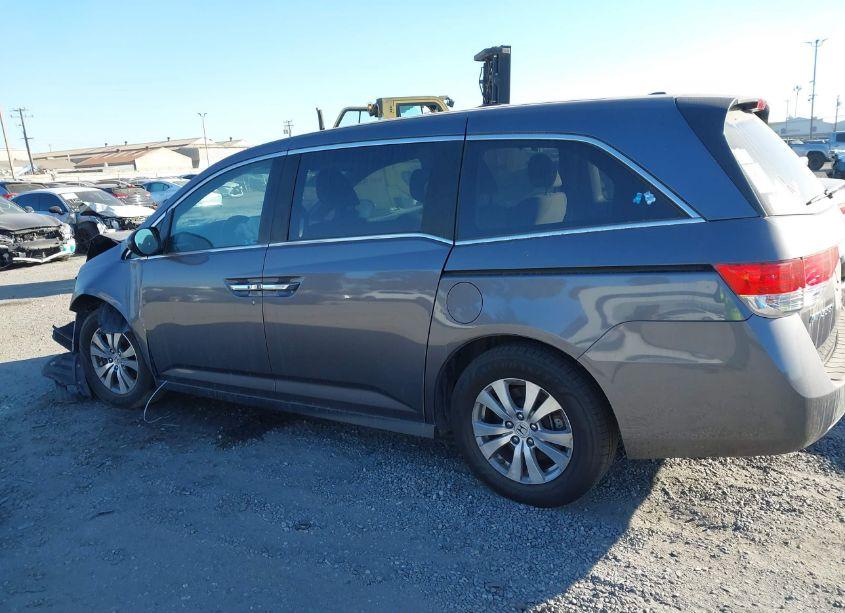 Photo 14 of 2016 Honda Odyssey SE (VIN 5FNRL5H38GB119436)