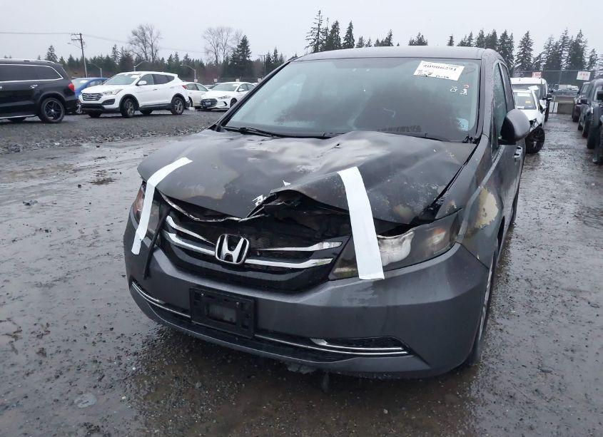 Photo 6 of 2016 Honda Odyssey SE (VIN 5FNRL5H38GB138892)