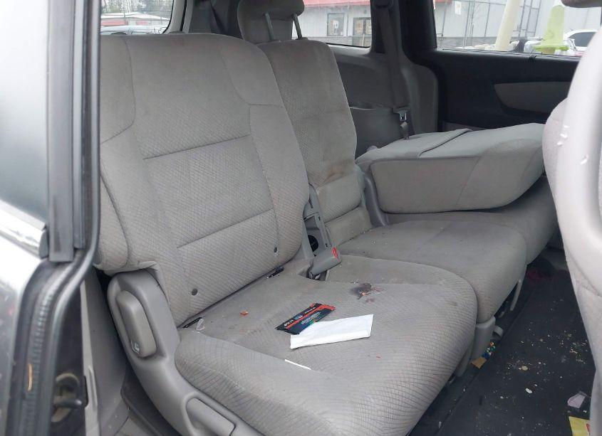 Photo 8 of 2016 Honda Odyssey SE (VIN 5FNRL5H38GB138892)