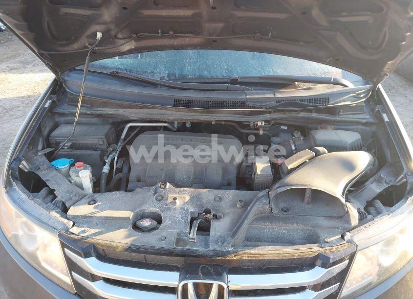Photo 10 of 2016 Honda Odyssey SE (VIN 5FNRL5H38GB150895)