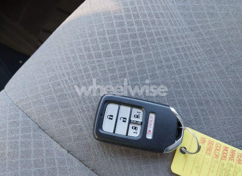 Photo 11 of 2016 Honda Odyssey SE (VIN 5FNRL5H38GB150895)