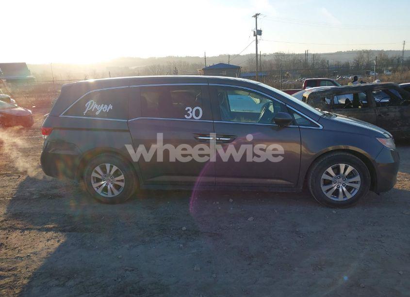 Photo 13 of 2016 Honda Odyssey SE (VIN 5FNRL5H38GB150895)