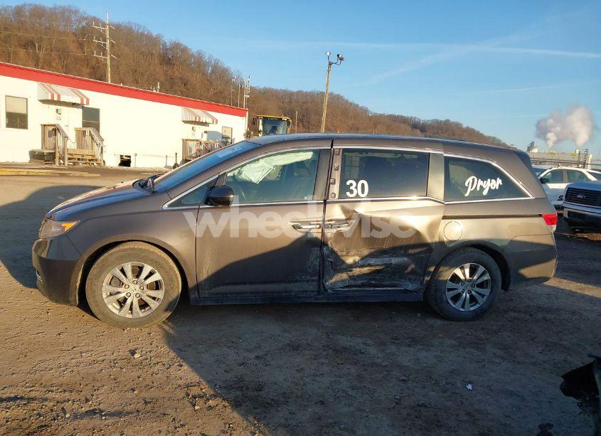 Photo 14 of 2016 Honda Odyssey SE (VIN 5FNRL5H38GB150895)