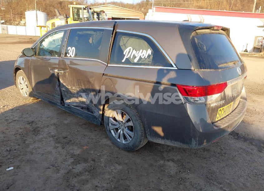 Photo 3 of 2016 Honda Odyssey SE (VIN 5FNRL5H38GB150895)