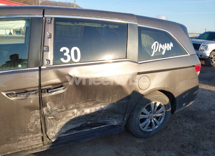 Photo 6 of 2016 Honda Odyssey SE (VIN 5FNRL5H38GB150895)