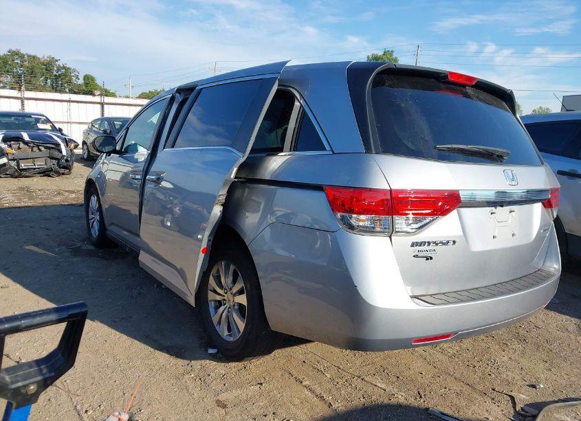Photo 3 of 2016 Honda Odyssey SE (VIN 5FNRL5H38GB156888)