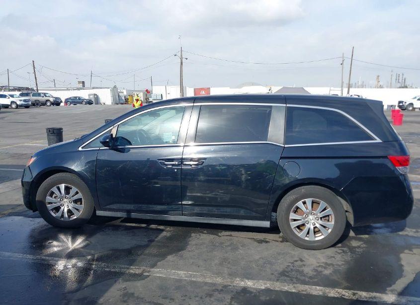 Photo 14 of 2016 Honda Odyssey SE (VIN 5FNRL5H39GB129425)