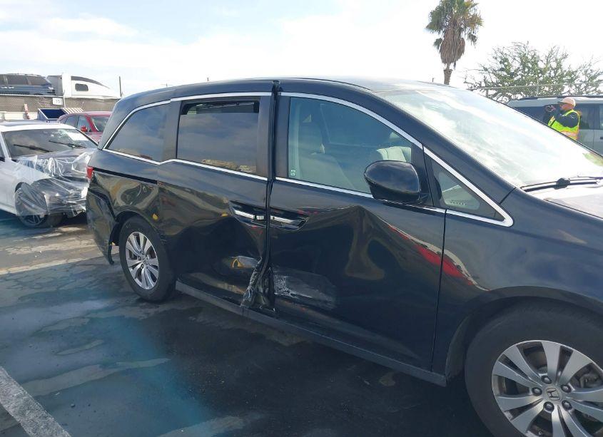 Photo 6 of 2016 Honda Odyssey SE (VIN 5FNRL5H39GB129425)