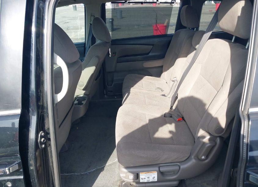 Photo 8 of 2016 Honda Odyssey SE (VIN 5FNRL5H39GB129425)