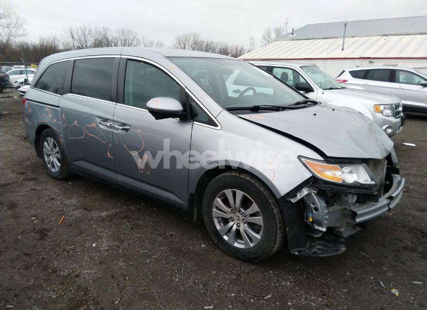 2016 Honda Odyssey SE (VIN 5FNRL5H39GB137363) main photo