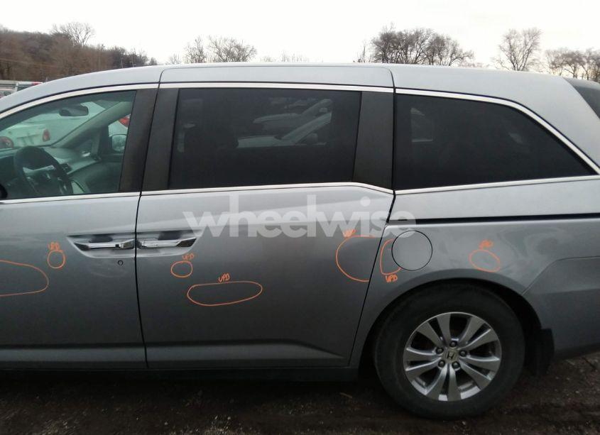 Photo 14 of 2016 Honda Odyssey SE (VIN 5FNRL5H39GB137363)