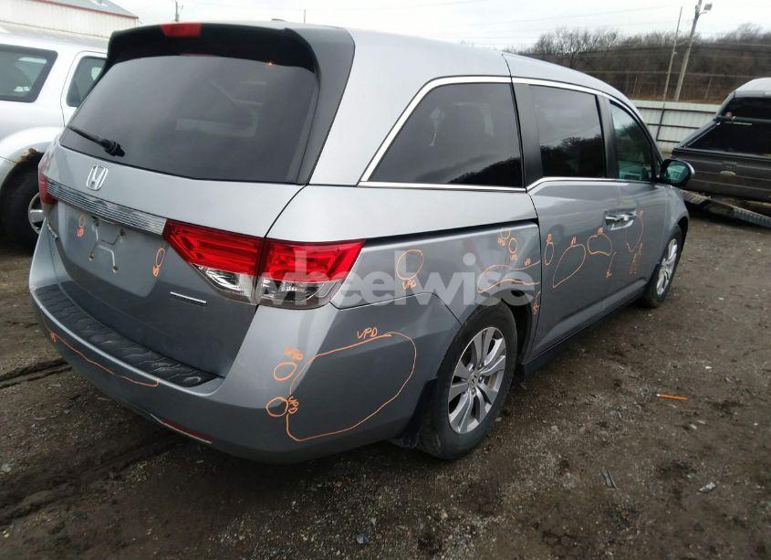 Photo 4 of 2016 Honda Odyssey SE (VIN 5FNRL5H39GB137363)