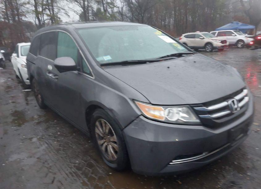 2016 Honda Odyssey SE (VIN 5FNRL5H39GB146323) main photo