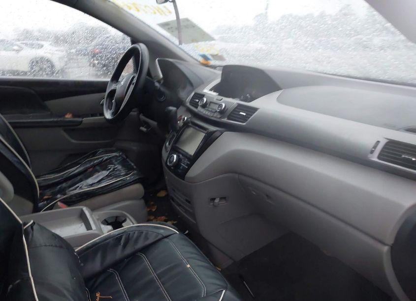 Photo 5 of 2016 Honda Odyssey SE (VIN 5FNRL5H39GB146323)