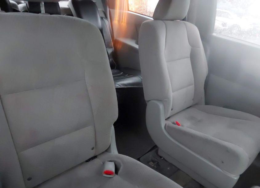 Photo 8 of 2016 Honda Odyssey SE (VIN 5FNRL5H39GB146323)