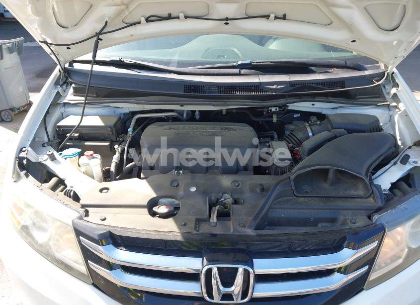 Photo 10 of 2016 Honda Odyssey SE (VIN 5FNRL5H39GB164403)