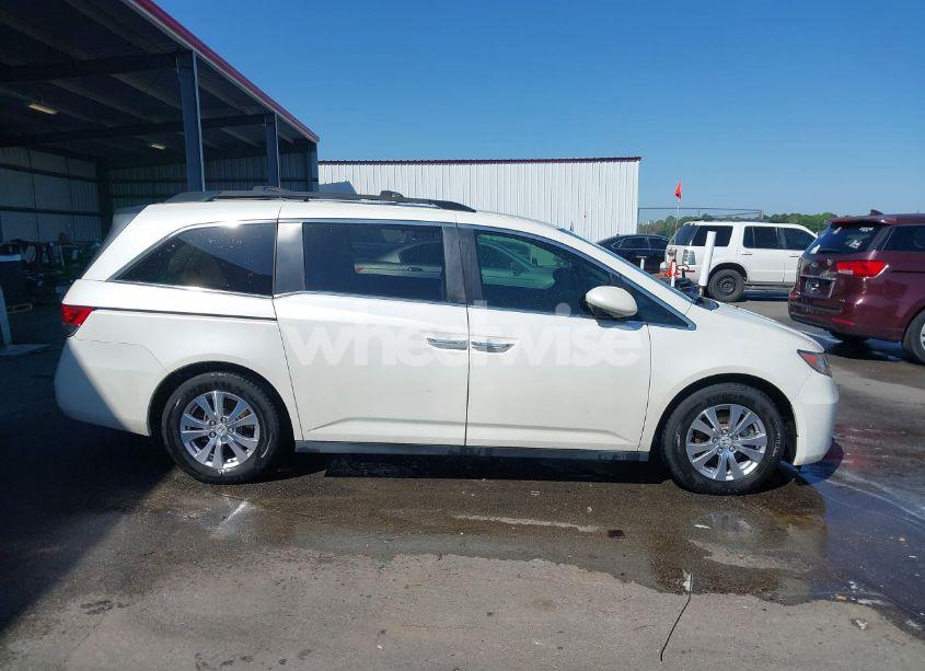 Photo 14 of 2016 Honda Odyssey SE (VIN 5FNRL5H39GB164403)