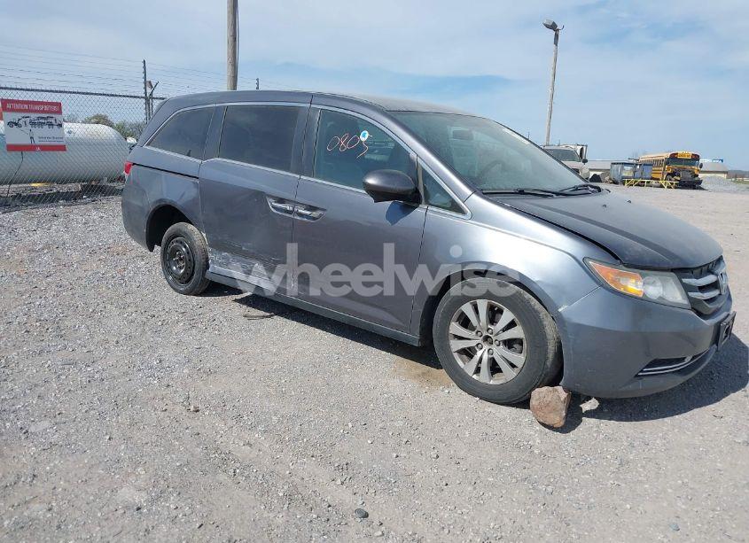 2016 Honda Odyssey SE (VIN 5FNRL5H3XGB043251) main photo